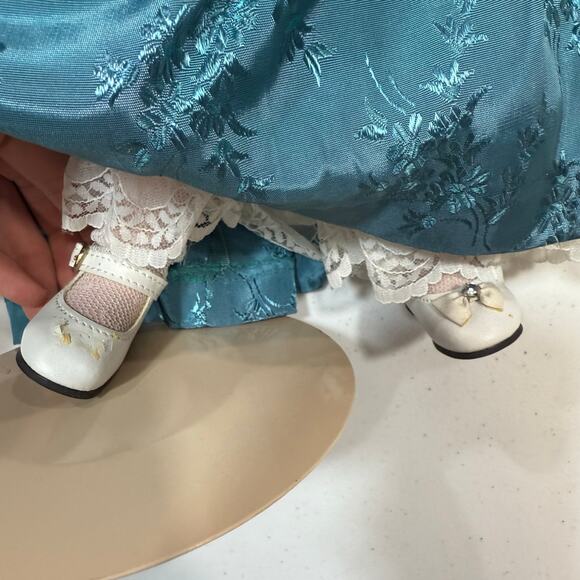 Betty Jane Jaqueline porcelain doll limited edition - Picture 2 of 9